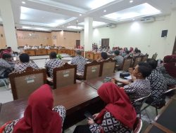 Tuntut Diangkat ASN, Nakes dan Tenaga Teknis Geruduk Kantor DPRD Brebes
