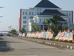 KPT Brebes Dikepung Ratusan Karangan Bunga Ucapan Pelantikan Pj Sekda