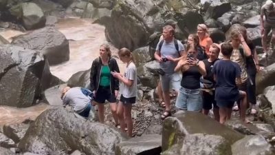 18 Wisatawan Belgia Nikmati Wisata Alam dan Budaya Batang