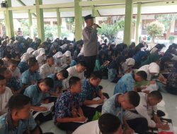 Cegah Kenakalan Remaja, Polisi Edukasi Hukum dan Sosial Pada Siswa Baru SMAN 1 Brebes