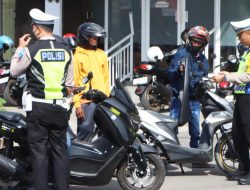 Pengendara Kucing-Kucingan Tak Berkutik