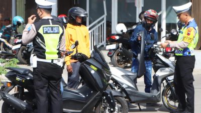 Pengendara Kucing-Kucingan Tak Berkutik