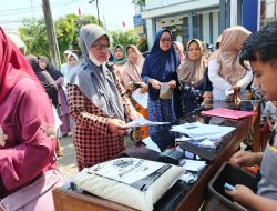 Pemprov Jateng Salurkan 5 Ton Beras dan 247 Liter Minyak di Tonjong Brebes