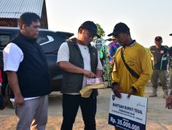 Bupati Tegal Mas Ischak Bantu Pembangunan Jalan Dukuh Karangsari-Cipero