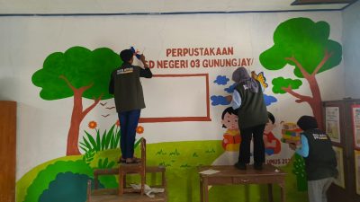 KKN Mahasiswa UMUS Brebes Bantu Revitalisasi Perpustakaan SDN 03 Gunungjaya