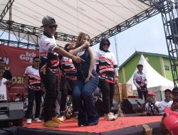 Ajeng Febria Goyang Kabunan Tegal, Fun Walk Festival Meriah