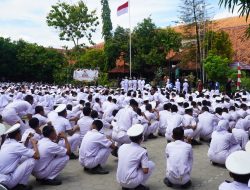 Siswa SMKN 3 Dapat Kejutan Ultah dari Wali Kota Tegal