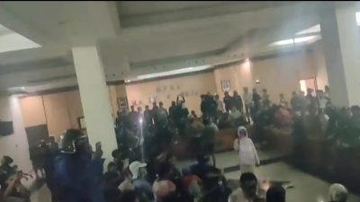 Demo di Brebes Anarkis, Gedung DPRD Brebes Dibakar Massa