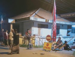 Resahkan Aksi Anarkis, Warga Berjaga di Setiap Gang
