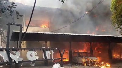 Demo Rucih, Gedung DPRD dan Kantor Wali Kota Pekalongan Dibakar