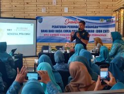 Sosialisasi DBHCHT, TP PKK dan Pelaku UMKM Dikenalkan Barang Kena Cukai Legal dan Ilegal