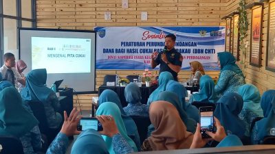 Sosialisasi DBHCHT, TP PKK dan Pelaku UMKM Dikenalkan Barang Kena Cukai Legal dan Ilegal
