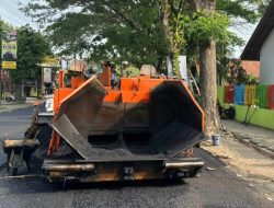 Perbaikan Jalan di Kabupaten Tegal Terkendala Karnaval HUT RI