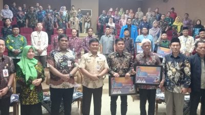 Rata-rata Lama Sekolah di Kabupaten Tegal 7,36 Tahun, Bupati Ischak Launching Beasiswa Satu Desa Satu Sarjana