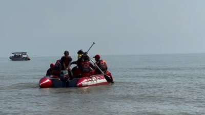 Empat SRU Diterjunkkan Untuk Cari Satu ABK yang Hilang di Pantai Larangan