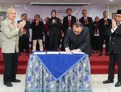 Perkuat Tata Kelola Kampus, UHN Lantik 83 Pejabat Struktural