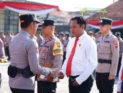 Kapolres Tegal Beri Penghargaan Kepada Sepuluh Personel Berprestasi, Diantaranya Sukses Ungkap Kasus Peredaran Narkoba