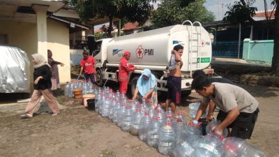 Bantuan Air Terus Mengalir dari Berbagai Organisasi dan Masyarakat
