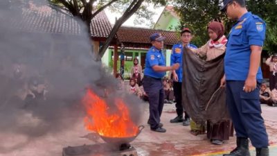 Damkar Kabupaten Tegal Kedatangan Tamu Siswa, Tanamkan Kesadaran Sejak Dini