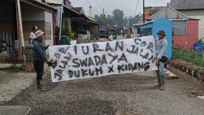 Sepekan Terakhir, Warga Brebes Ramai-Ramai Perbaiki Jalan Rusak yang Tak Kunjung Diperbaiki
