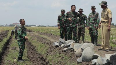 Dandim Pemalang Pantau Langsung Pembangunan Irigasi Tersier 