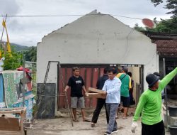 Rumah Ambruk di Brebes, Nenek 72 Tahun Luka Tertimpa Genting Saat Duduk di Teras