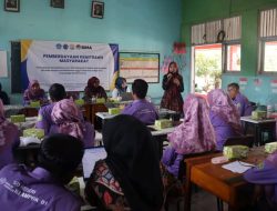 Tim Pengabdian UMUS Brebes Latih Guru SDN
