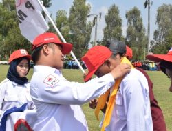 Bupati Ischak Kukuhkan 4.133 Pelajar Menjadi Anggota PMR