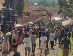 Warga Tembongraja Brebes Swadaya Perbaiki Jalan Rusak, Janji Pemerintah Tak Kunjung Terwujud