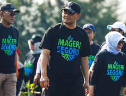 Tanam Mangrove di Kendal, Gubernur Luthfi Sempat Goda Wali Kota Tegal: “Aja Mung Kromas-Kramas Wae”