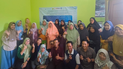 Tim Penerima Hibah DPPM Universitas Bhamada Slawi Dampingi UMKM di Desa Penusupan Lakukan Inovasi Kerupuk Antor Herbal