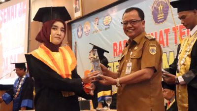 STIE Brebes Sukses Gelar Wisuda Sarjana, Ini Pesan Wakil Bupati Brebes