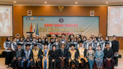Paduan Suara STIE Widya Manggalia Brebes Meriahkan Wisuda Sarjana Ke 21