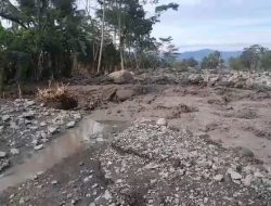 Aliran Sungai Keruh Berbelok ke Arah Adisana, Warga Khawatir Banjir Bandang Terjang Desa