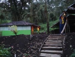 Makam Mbah Kiai Ahmed Barmawi di Lereng Gunung Slamet Sawangan Tegal, Jalur Ekstrim Nan Indah