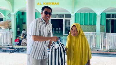 BRI Unit Kalierang Gelar Jumat Barokah, Bagikan Makanan untuk Warga Sekitar