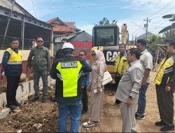 Tinjau Proyek Drainase, Komisi II DPRD Minta Pekerjaan Selesai Tepat Waktu