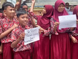 Siswa SD Timbangreja 01 Minta Bupati Tegal Perbaiki Sekolah