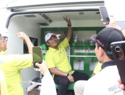 Dukung Pelayanan Kesehatan, Bupati Tegal Serahkan Empat Ambulans