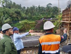 Bupati Ischak Geram, Proyek Jembatan Kalierang Belum Rampung