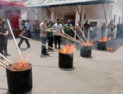 Kejari Batang Musnahkan Ribuan Barang Bukti 