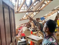 Ruang Kelas SDN Proyonanggan 3 Mendadak Ambruk