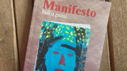 Suriali Andi Kustomo Luncurkan Buku Puisi Manifesto