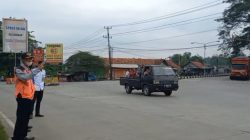 Sehari Menjelang Natal, Arus Kendaraan di Linggapura dan Pagojengan Brebes Lancar