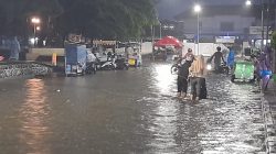 Hujan Deras Beberapa Jam Alun-alun Brebes Tergenang Banjir