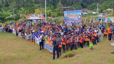 1.000 Pohon Ditanam untuk Hijaukan Kembali Lereng Gunung Slamet