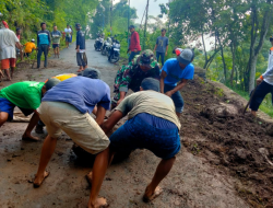Jalan Desa Gembyang – Desa Mejagong Tertutup Material Longsor