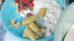 Alu-Alu Panjang Pasar Pegeg Penopang Kehidupan