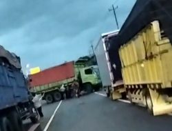 Kecelakaan Truk di Flyover Kretek Paguyangan Brebes, Arus Lalu Lintas Sempat Macet