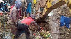 Pembersihan Matrial Longsor Terkendala Hujan, Rejosari Masih Terisolir  